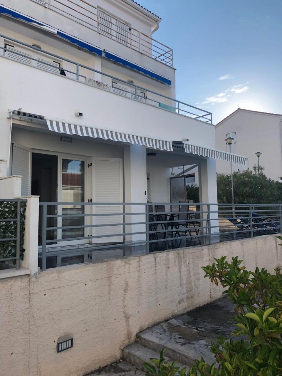 Apartman Ylli Nečujam 외부 사진