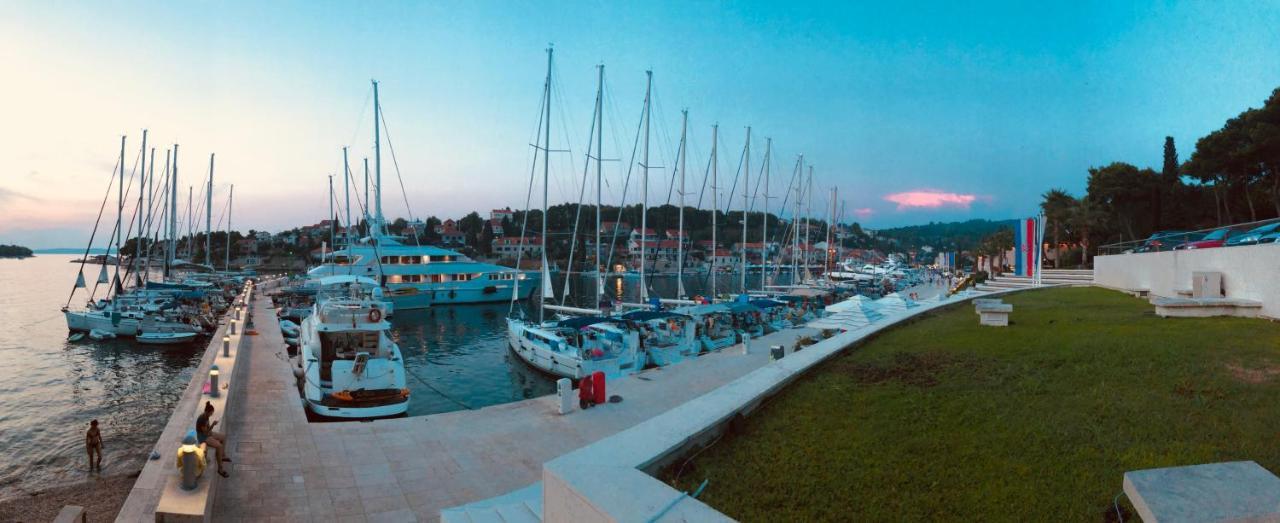 Apartman Ylli Nečujam 외부 사진